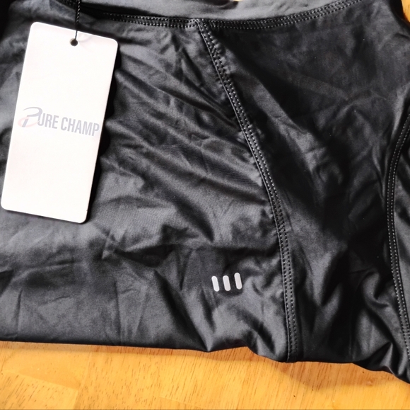 Black Muscle Tee for Women - Picture 7 of 7